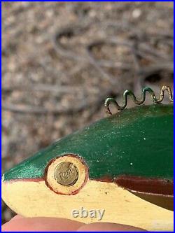 Vintage Leroy Howell Wood Painted Green Yellow Spearing Fish Fishing Decoy Lure