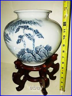 Vtg Korean Hand Carved & Painted Pale Blue Celadon Porcelain Vase 9x9 Signed